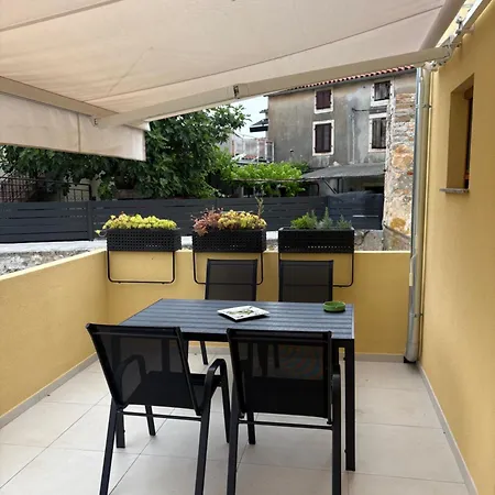 Babina Hiza Apartment